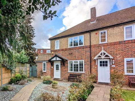 Houses for sale in Little Stanmore .